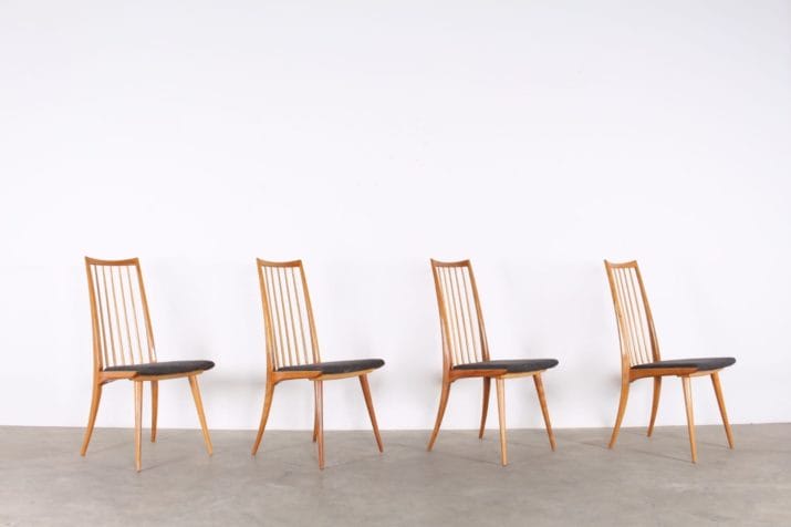 4 Scandinavische stoelen