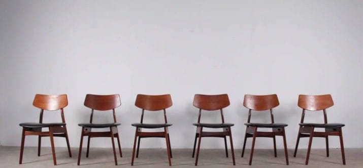 Suite van zes Scandinavische stoelen - Anoniem