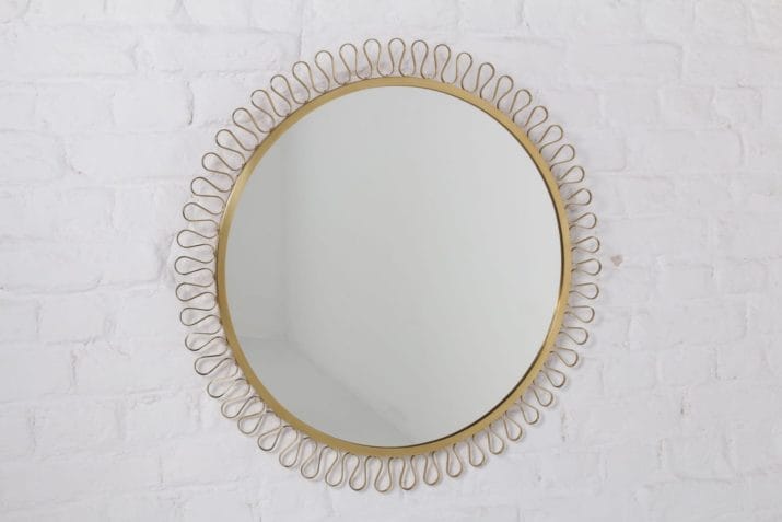 Grote ronde spiegel in massief messing in de stijl van Josef Frank