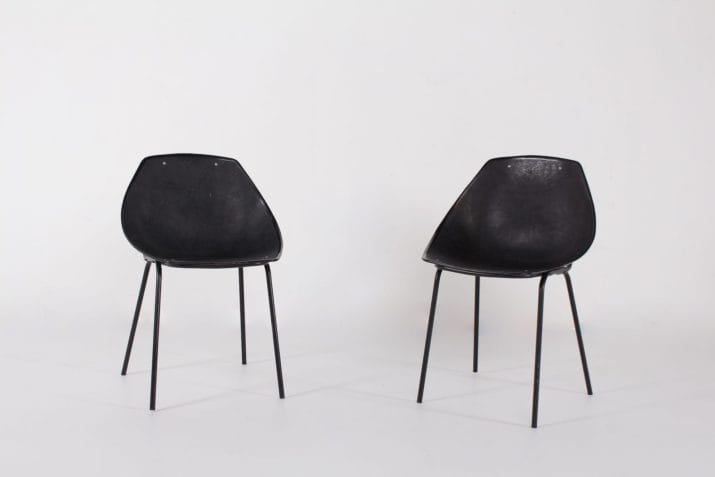 chaise noire coquillage pierre guariche meurop 1