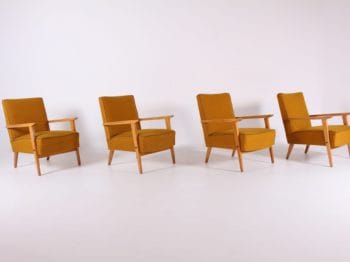 Budapest fauteuils ocres passepoils 1950 5