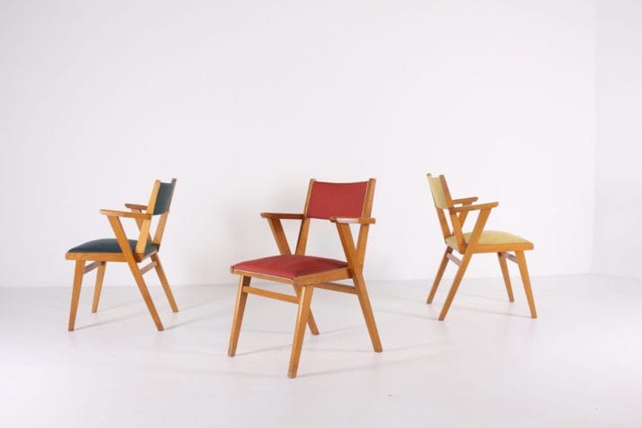 3 stoelen met armleuningen