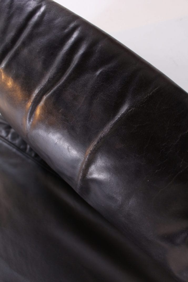 sofa bastiano scarpa cuir noir props laveux 8 scaled