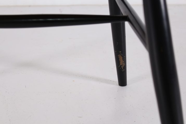 chaise fauteuils accoudoir noire style tapiovaaraIMG 2282