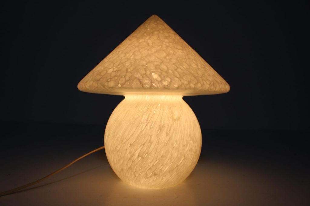 lampe champignon peill putzler pointuIMG 6290