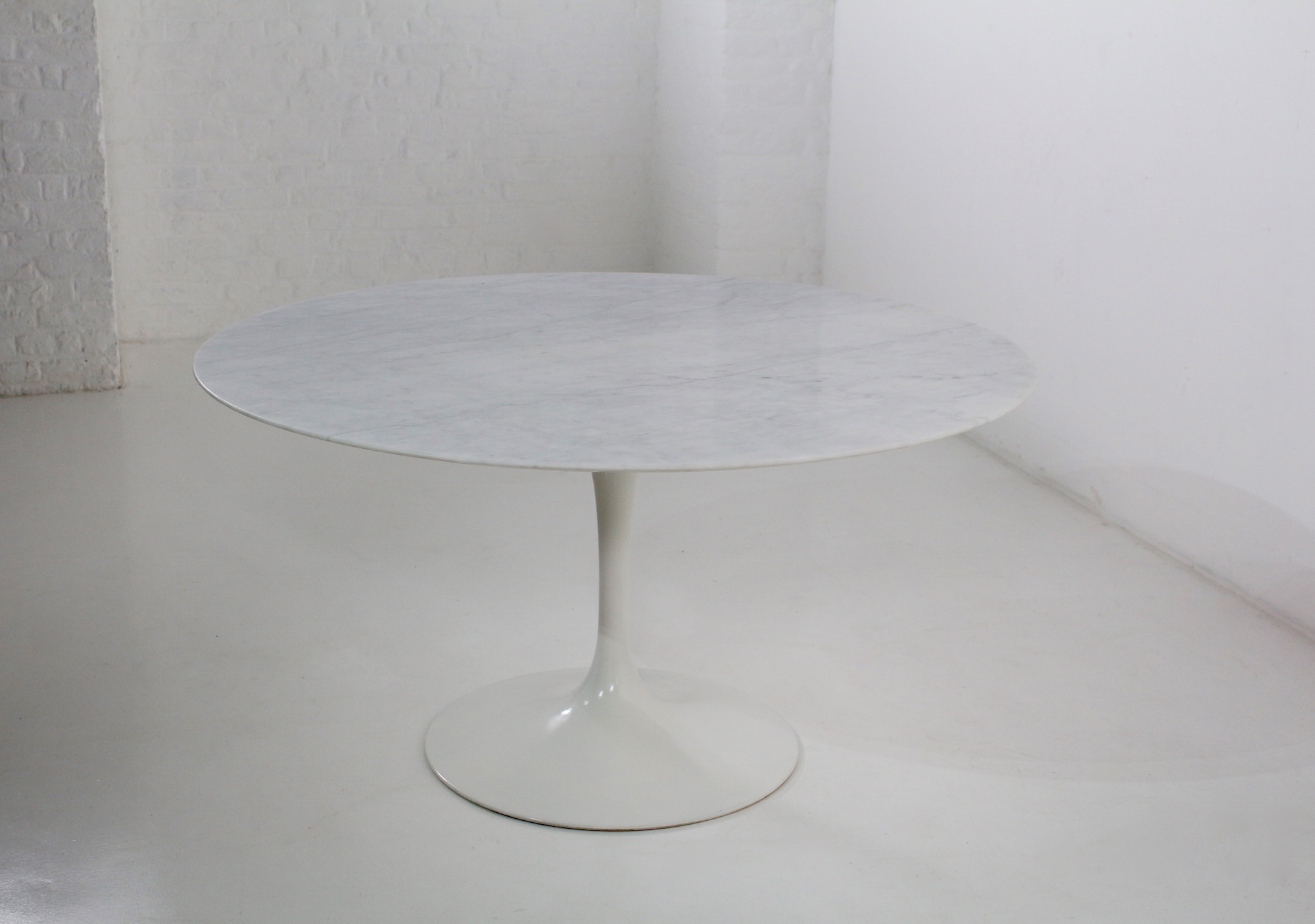 Knoll Ronde Tulp tafel in marmer 137 cm - Vintage
