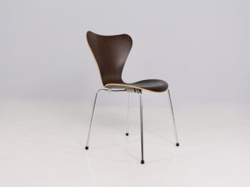 3 chaises "Série 7" Arne Jacobsen