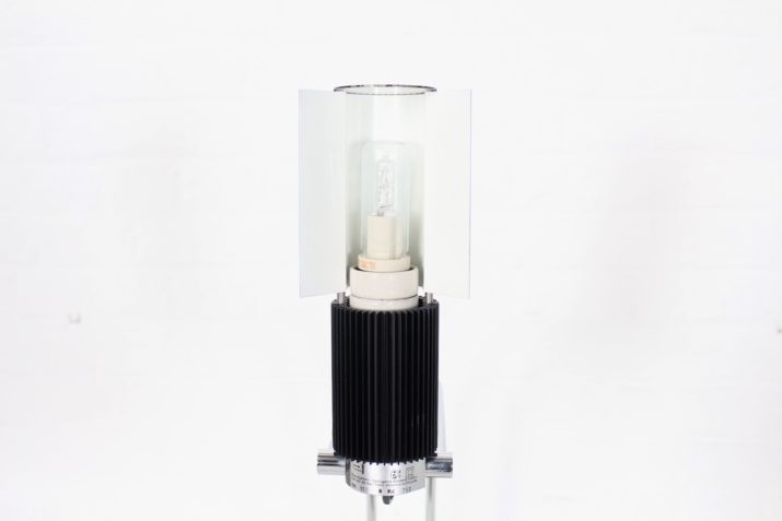 Lampe "Haloprofil" Swisslamps International.