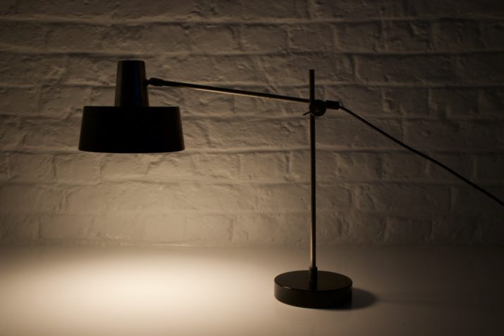 Lampe De Bureau Moderniste AnviaIMG