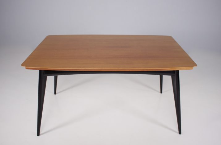 Table with extensions style A. Hendrickx