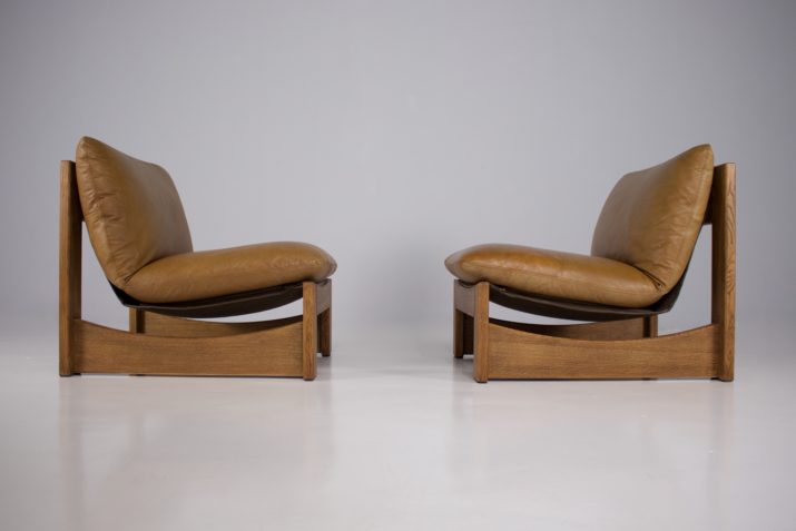 Pair of cognac leather seats (3).
