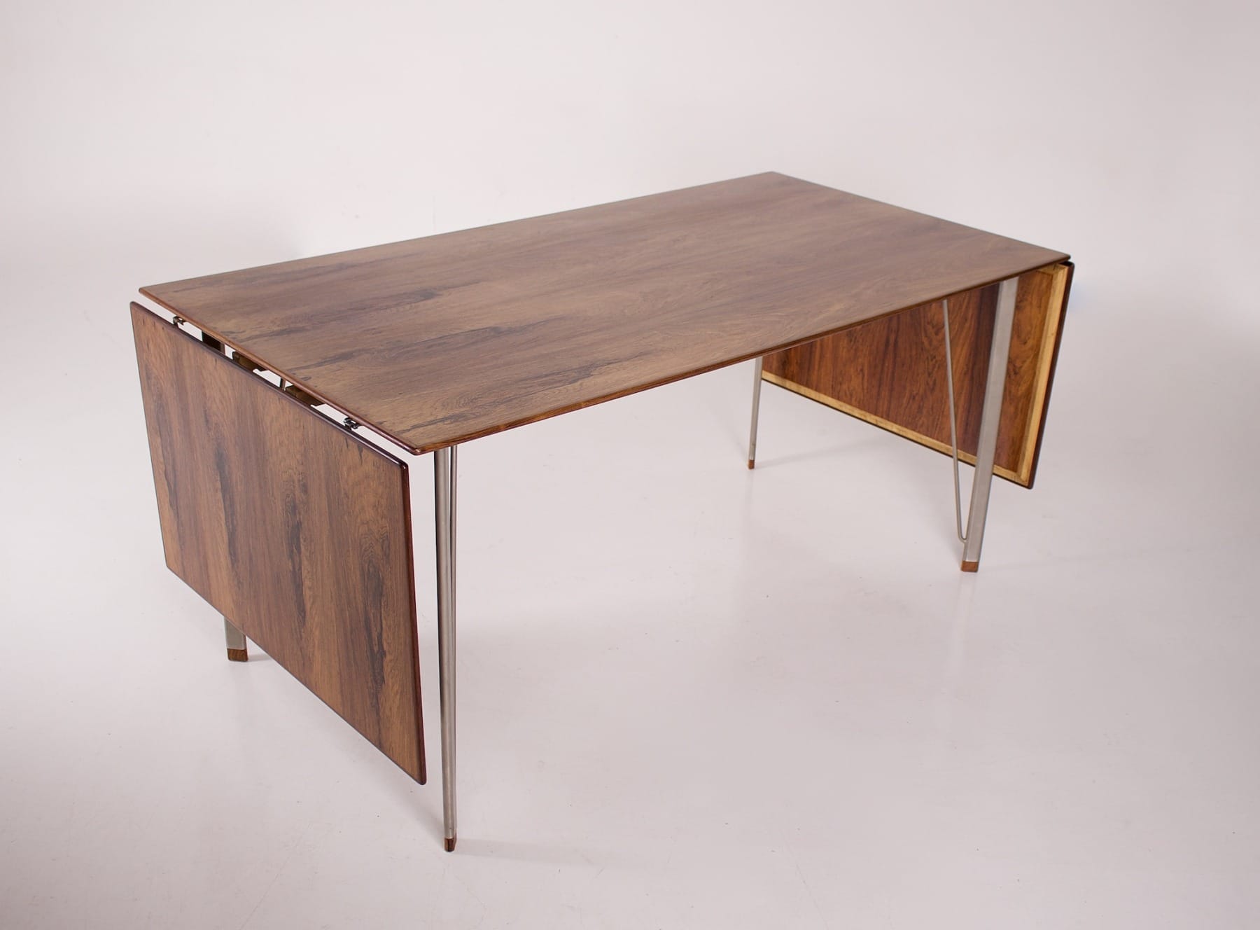 Arne Jacobsen 3605 Table – SAS Table in Rosewood